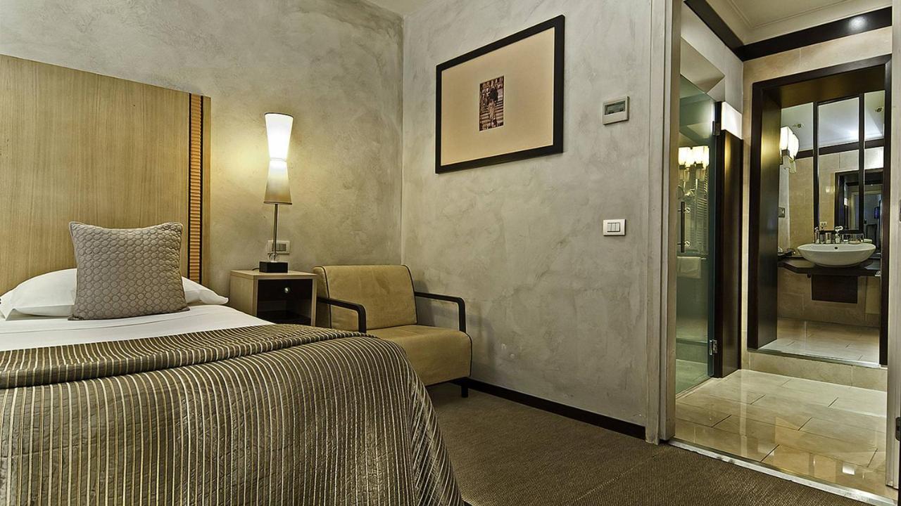 Hotel Intown Luxury House à Rome Extérieur photo